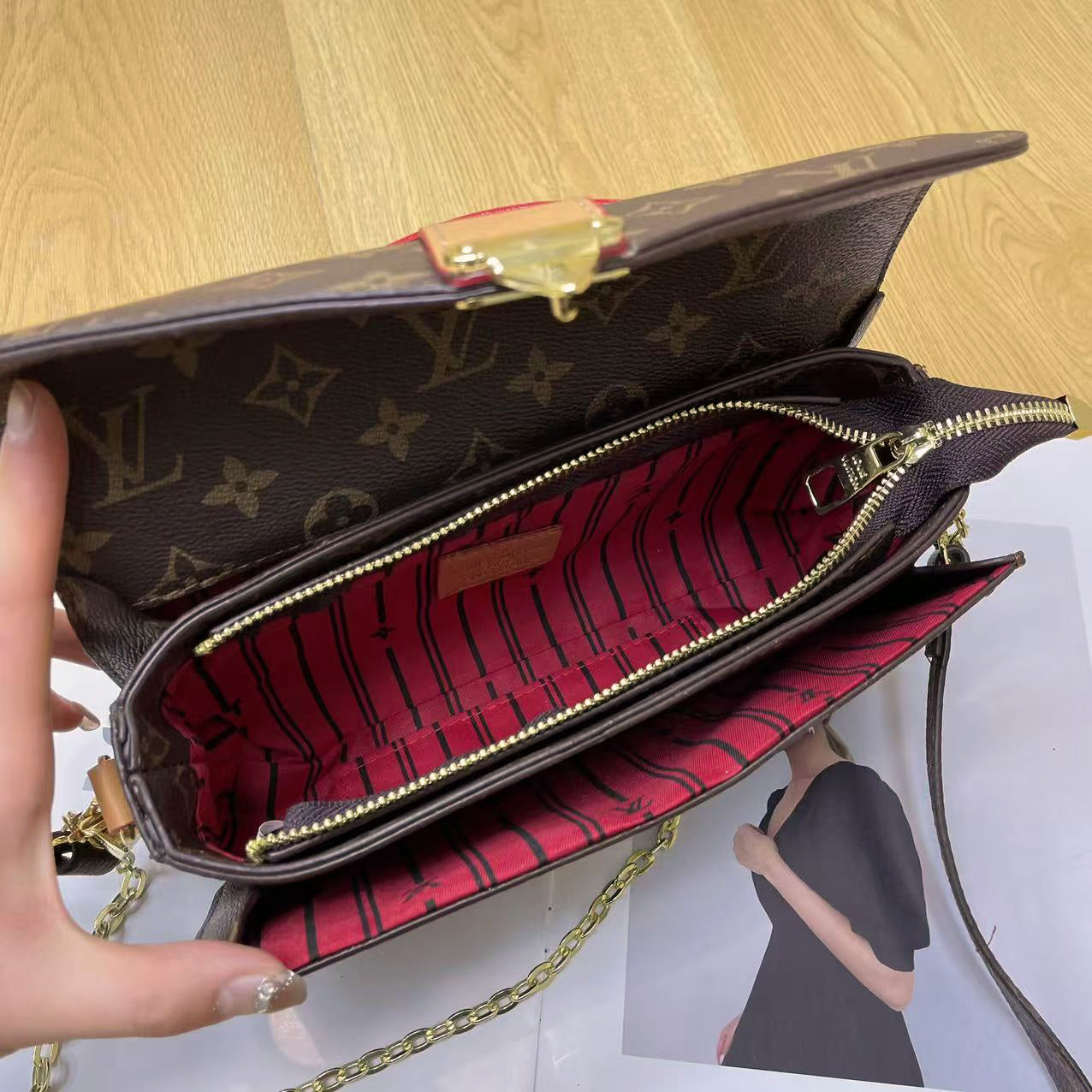 Vintage Lock Chain Shoulder Bag – Classic Monogram Design