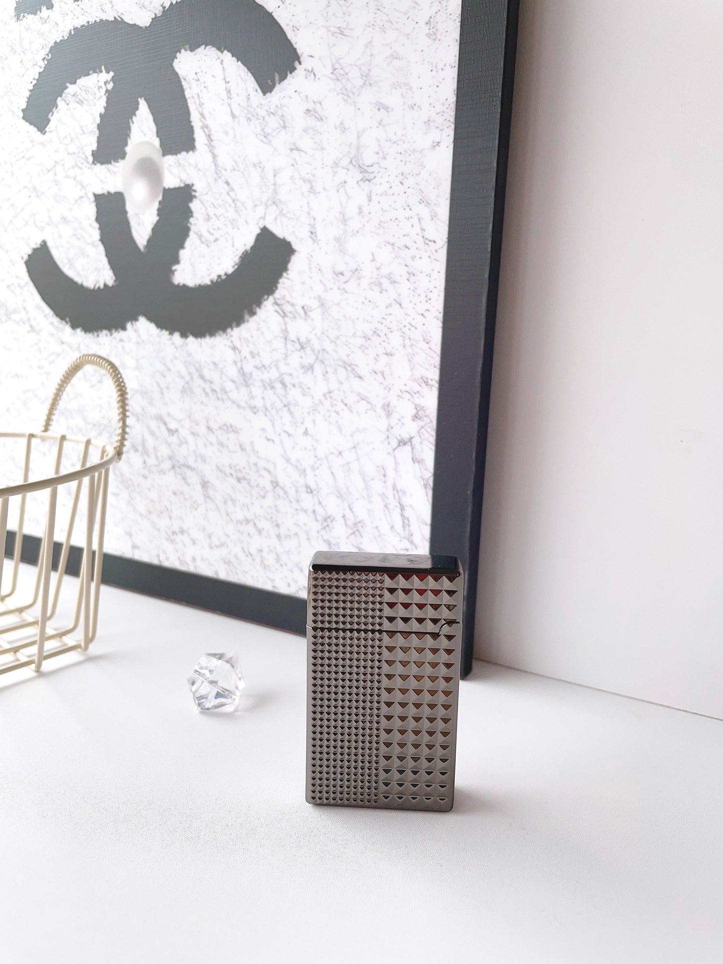 A lighter with four intelligent ignition methods: voice control, air flow, gravity, and strike.