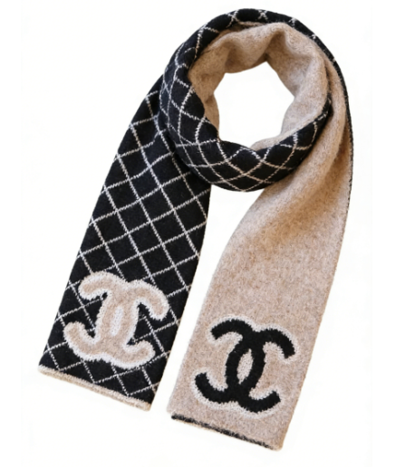 Milk tea color contrasting plaid knitted scarf, retro jacquard warm scarf