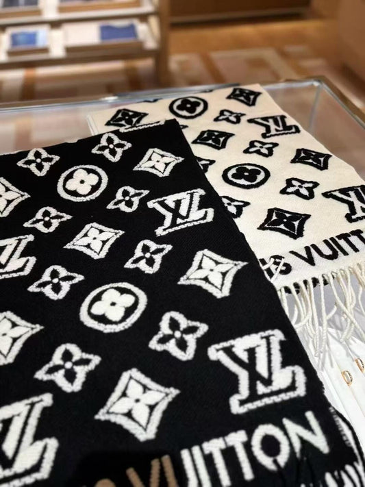 Black and white geometric pattern knitted scarf, fringed edge thermal shawl