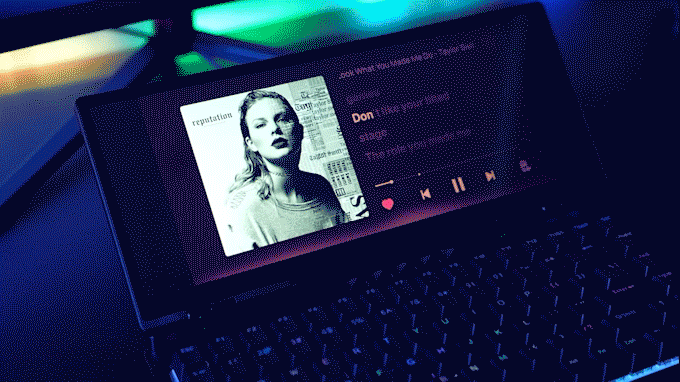 Welder: Folding Mechanical Keyboard With Smart Touch Screen